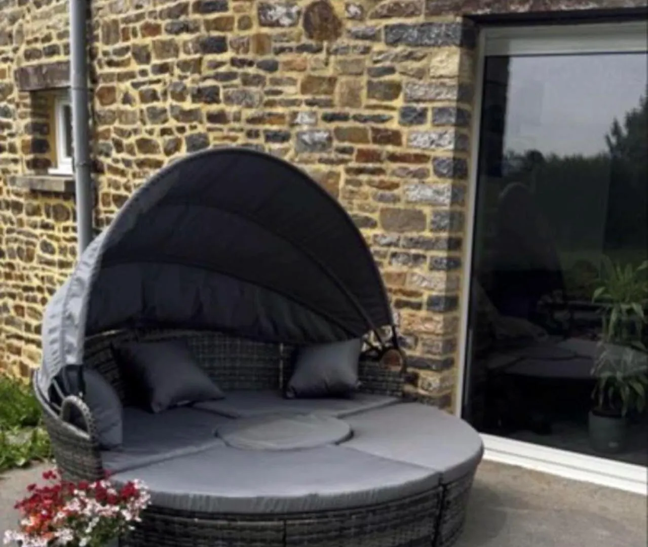 Une Parenthese De Serenite, Sejour Avec Acces Au Spa Illimite Vitre  Holiday home